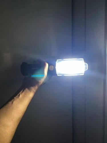 Lanterna recarregável de inspeção 3W COB 6 LEDs LR300I VONDER Lanterna recarregável de inspeção 3W COB 6 LEDs LR300I VONDER