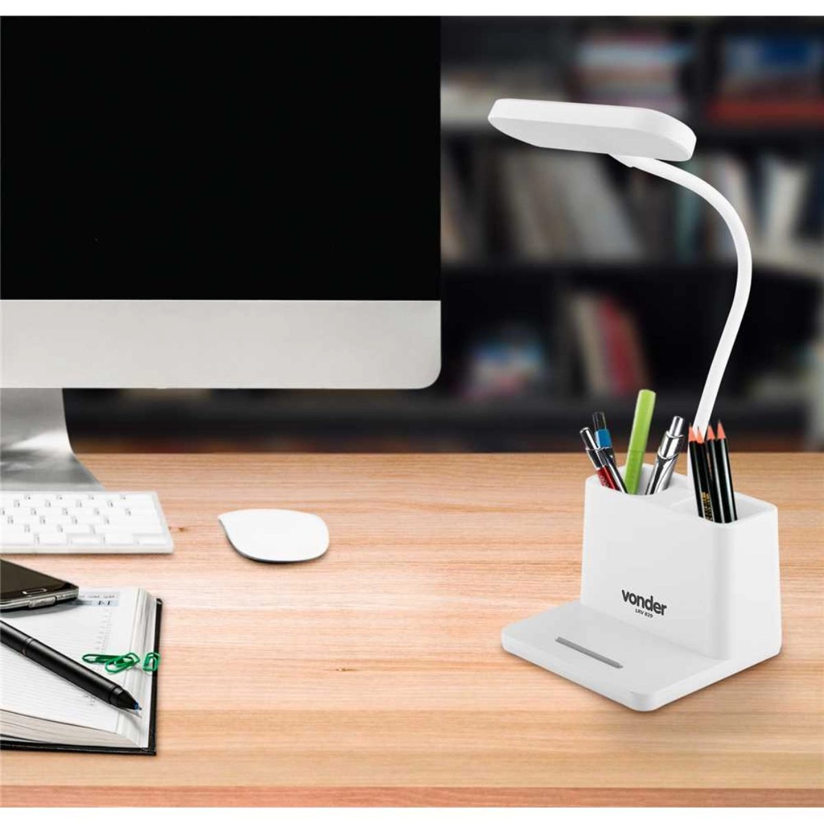 Luminária Recarregável LED LRV829 VONDER Luminária Recarregável LED LRV829 VONDER